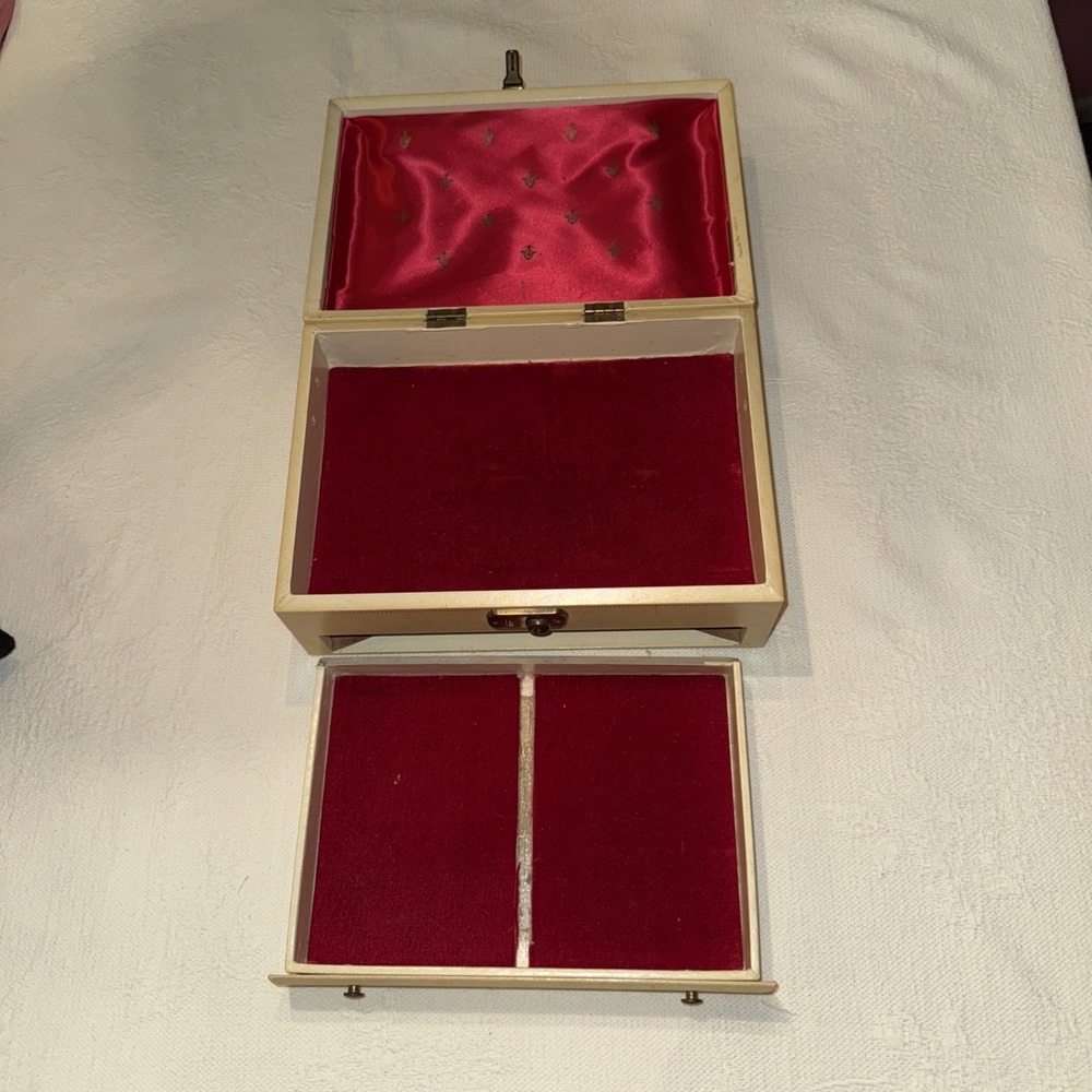 Vintage Wooden Jewelry Box Elegant Red Velvet‎ & Satin lining One Drawer